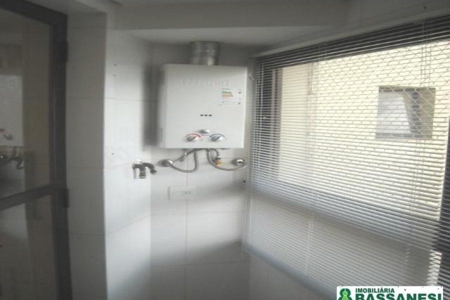 Apartamento com 120m², 3 dormitórios, 3 vagas, no bairro Panazzolo em Caxias do Sul para Comprar