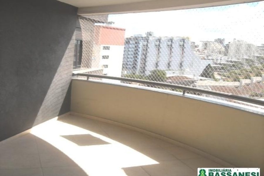 Apartamento com 120m², 3 dormitórios, 3 vagas, no bairro Panazzolo em Caxias do Sul para Comprar