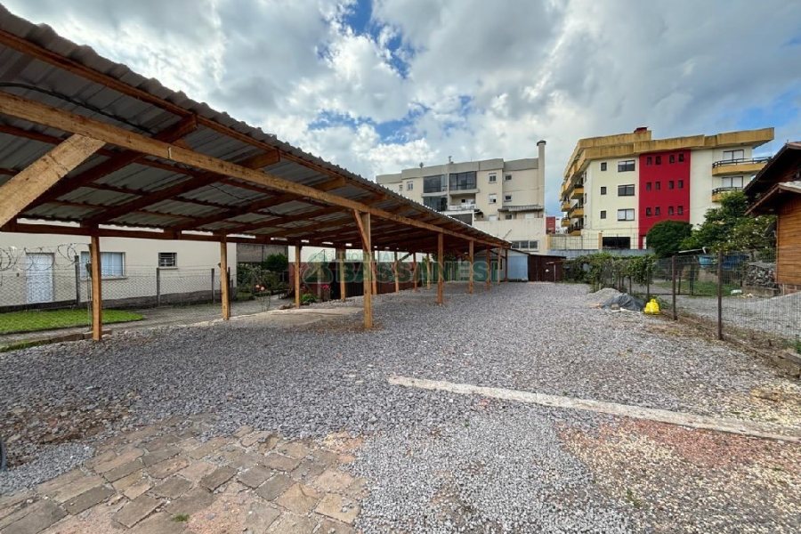 Estacionamento com 400m², no bairro Santa Catarina em Caxias do Sul para Alugar