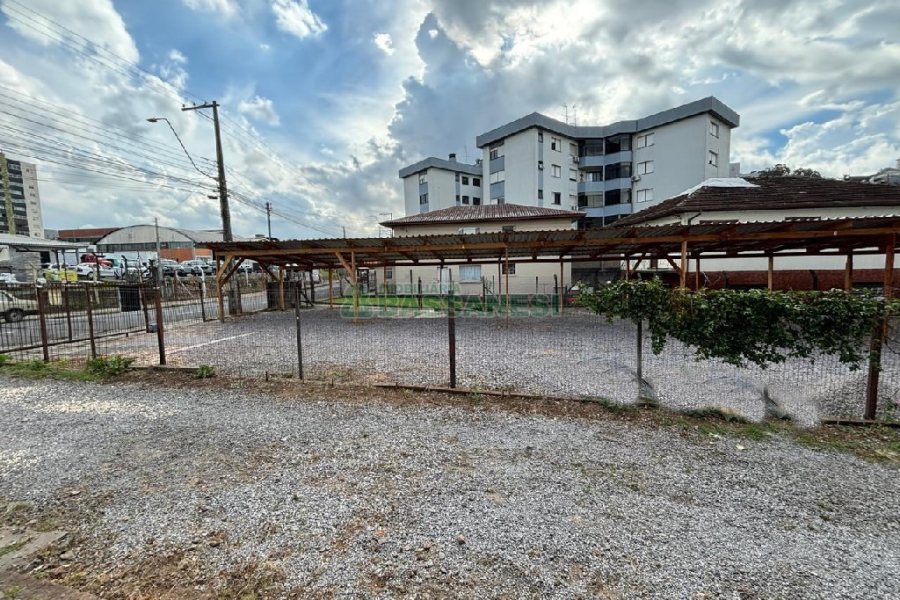 Estacionamento com 400m², no bairro Santa Catarina em Caxias do Sul para Alugar