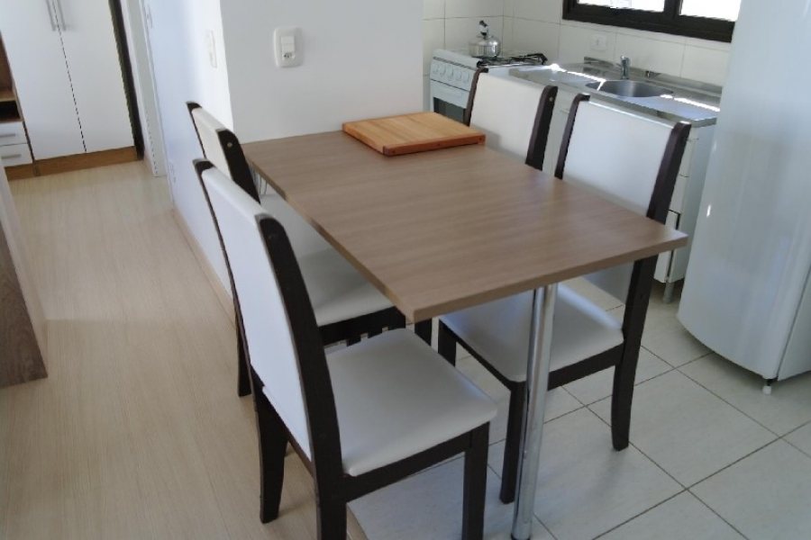 Apto Mobiliado com 30m², 1 dormitório, 1 vaga, no bairro Centro em Caxias do Sul para Alugar ou Comprar