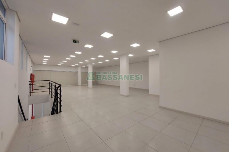 Loja com 12m², 1 vaga, no bairro Villagio Iguatemi em Caxias do Sul para Alugar