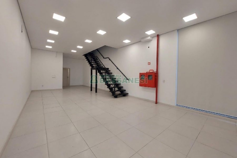 Loja com 12m², 1 vaga, no bairro Villagio Iguatemi em Caxias do Sul para Alugar