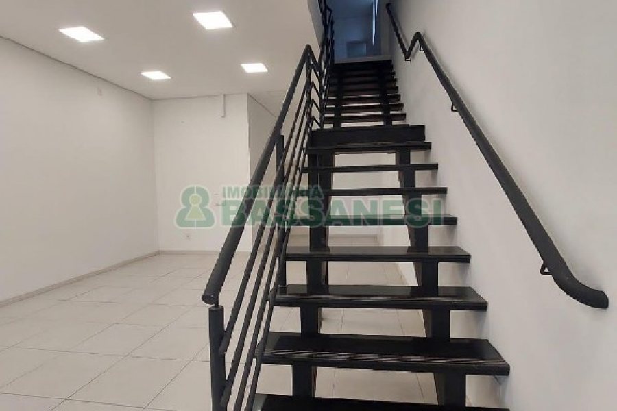 Loja com 12m², 1 vaga, no bairro Villagio Iguatemi em Caxias do Sul para Alugar