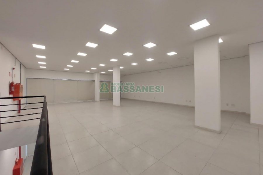 Loja com 12m², 1 vaga, no bairro Villagio Iguatemi em Caxias do Sul para Alugar