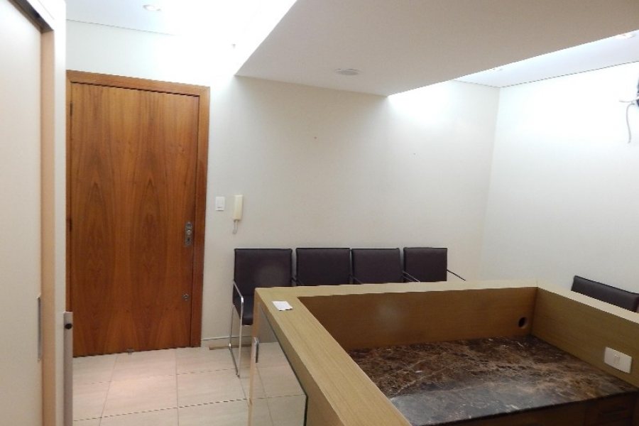 Sala Mobiliada com 48m², no bairro Centro em Caxias do Sul para Comprar