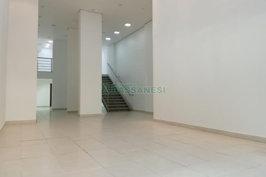 Loja com 210m², no bairro Centro em Caxias do Sul para Alugar