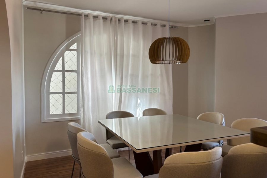 Apto Mobiliado com 300m², 4 dormitórios, 2 vagas, no bairro Jardim América em Caxias do Sul para Alugar ou Comprar