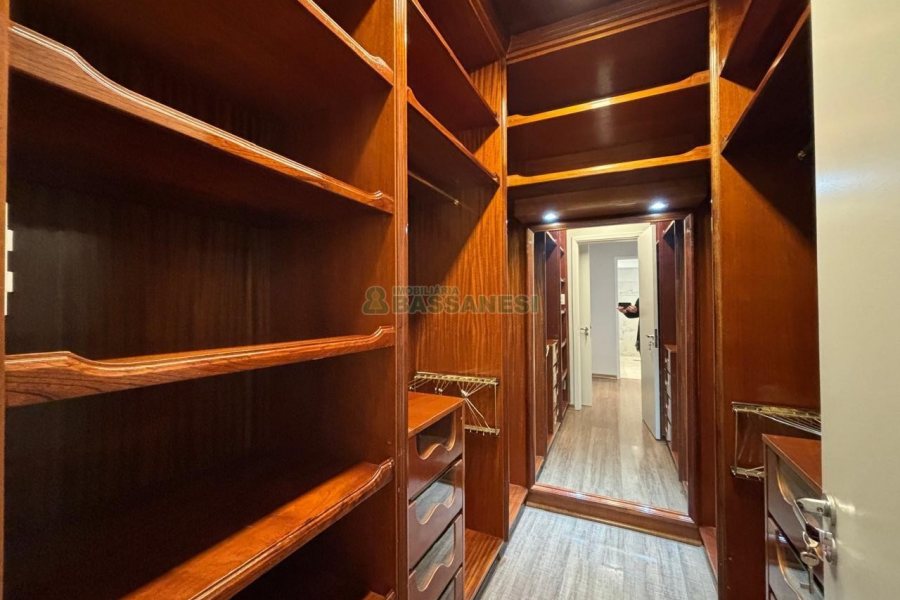 Apto Mobiliado com 300m², 4 dormitórios, 2 vagas, no bairro Jardim América em Caxias do Sul para Alugar ou Comprar