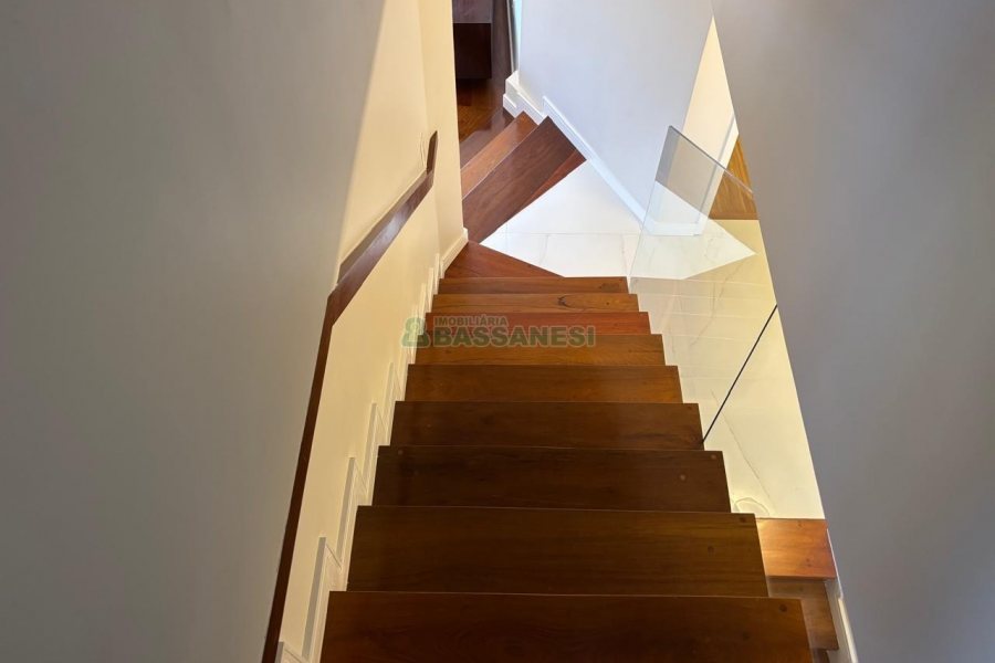 Apto Mobiliado com 300m², 4 dormitórios, 2 vagas, no bairro Jardim América em Caxias do Sul para Alugar ou Comprar