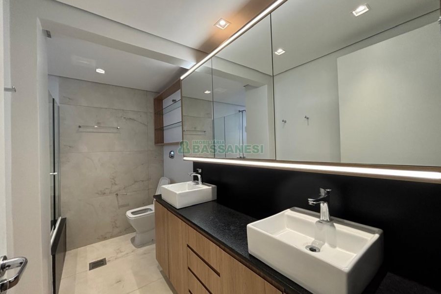 Apto Mobiliado com 300m², 4 dormitórios, 2 vagas, no bairro Jardim América em Caxias do Sul para Alugar ou Comprar
