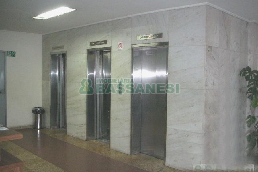 Sala com 20m², no bairro Centro em Caxias do Sul para Alugar