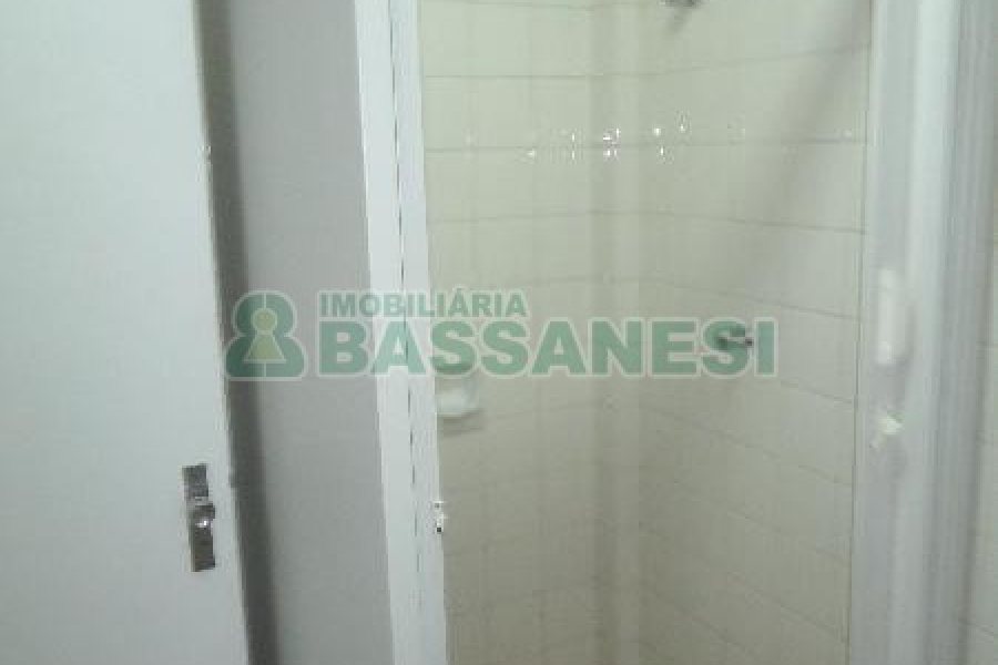 Sala com 20m², no bairro Centro em Caxias do Sul para Alugar