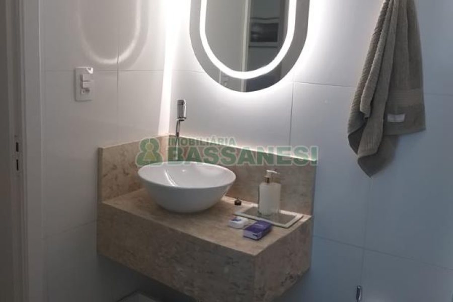 Apartamento com 60m², 2 dormitórios, 1 vaga, no bairro Centro em Caxias do Sul para Comprar