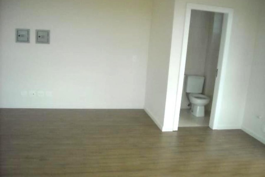 Sala com 45m², no bairro Centro em Caxias do Sul para Alugar
