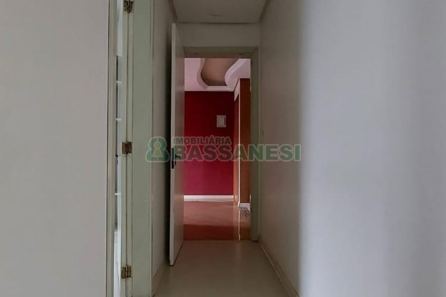 Apto Mobiliado com 100m², 2 dormitórios, 1 vaga, no bairro Sagrada Família em Caxias do Sul para Comprar