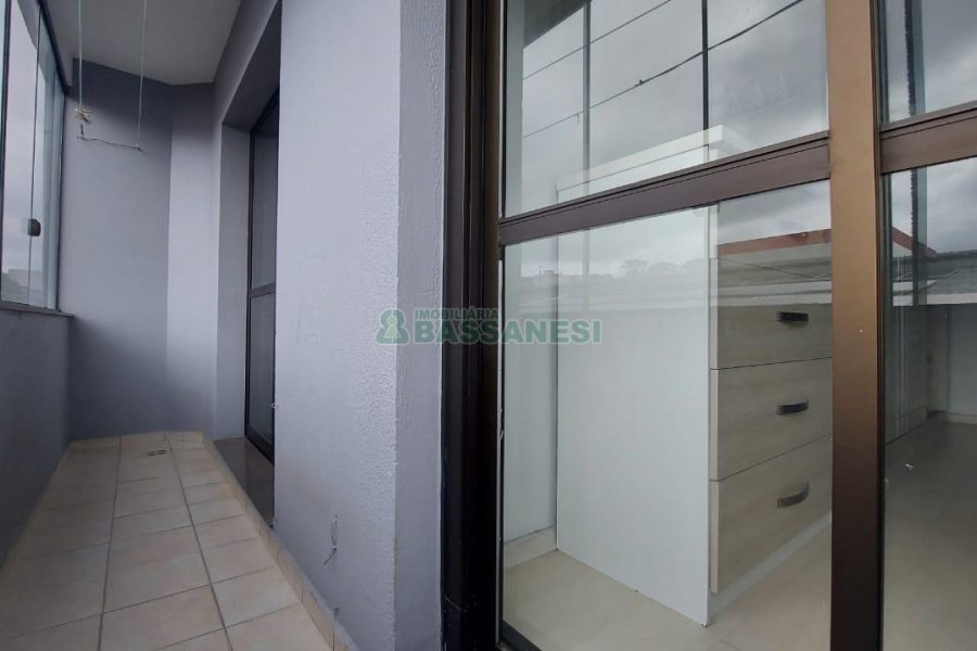 Apto Mobiliado com 100m², 2 dormitórios, 1 vaga, no bairro Sagrada Família em Caxias do Sul para Comprar