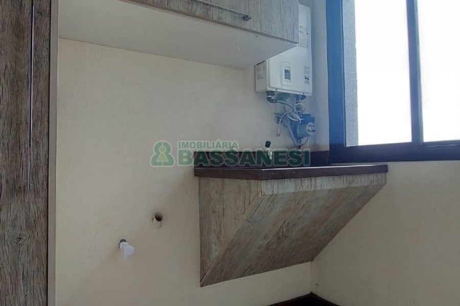 Apto Mobiliado com 100m², 2 dormitórios, 1 vaga, no bairro Sagrada Família em Caxias do Sul para Comprar