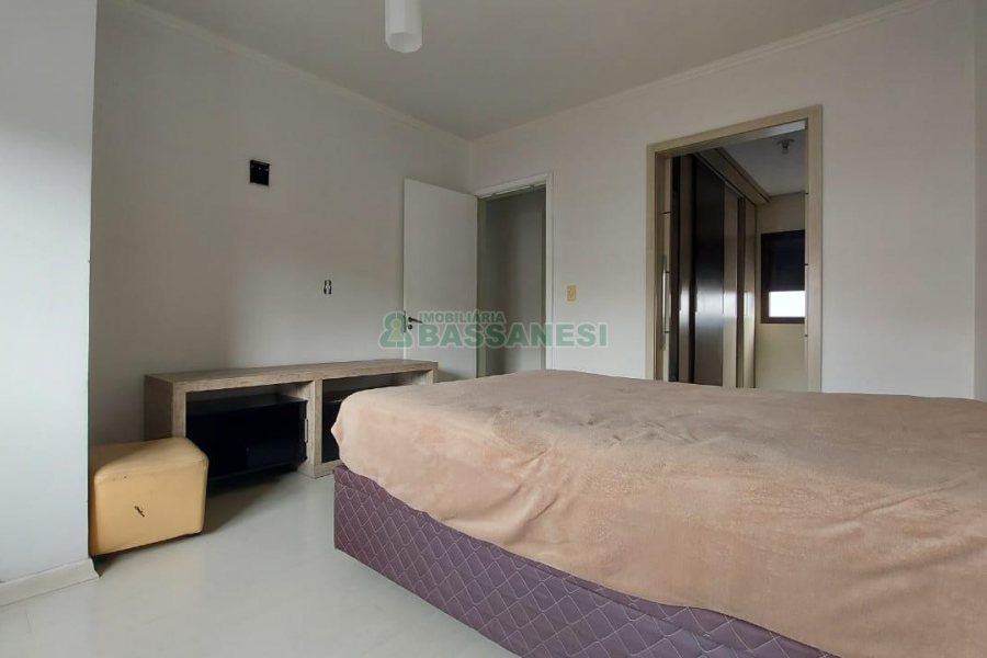 Apto Mobiliado com 100m², 2 dormitórios, 1 vaga, no bairro Sagrada Família em Caxias do Sul para Comprar