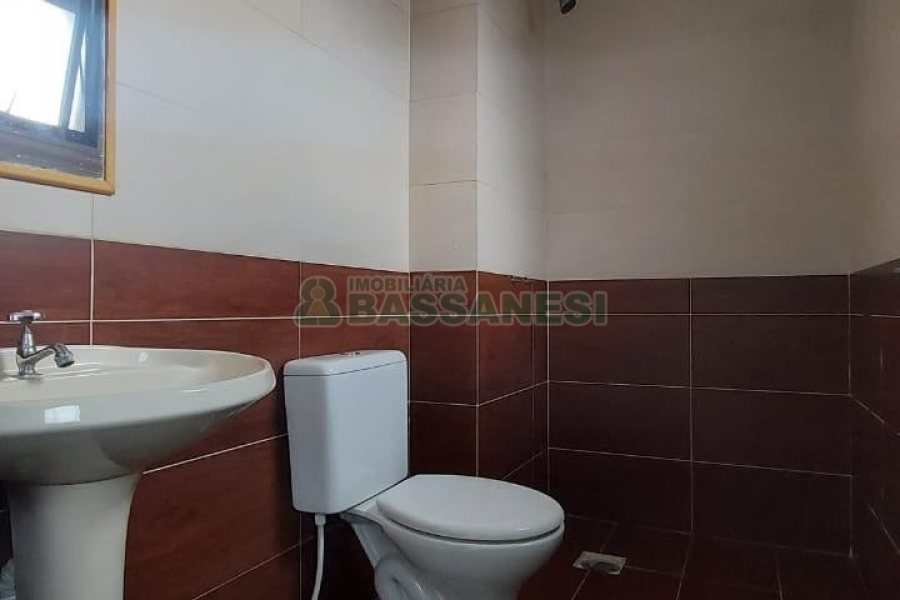 Apto Mobiliado com 100m², 2 dormitórios, 1 vaga, no bairro Sagrada Família em Caxias do Sul para Comprar