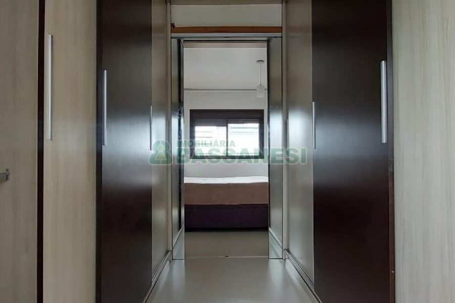 Apto Mobiliado com 100m², 2 dormitórios, 1 vaga, no bairro Sagrada Família em Caxias do Sul para Comprar