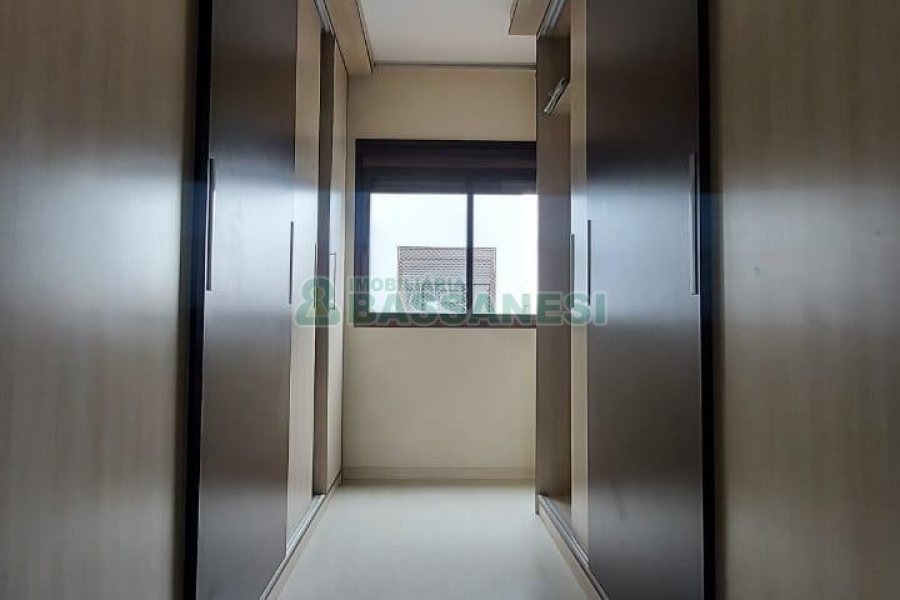 Apto Mobiliado com 100m², 2 dormitórios, 1 vaga, no bairro Sagrada Família em Caxias do Sul para Comprar