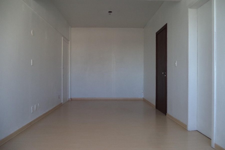 Sala com 26m², no bairro Centro em Caxias do Sul para Alugar
