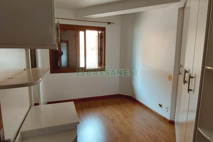 Apto Mobiliado com 93m², 3 dormitórios, 1 vaga, no bairro São Pelegrino em Caxias do Sul para Comprar