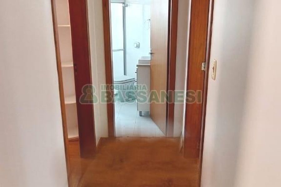 Apto Mobiliado com 93m², 3 dormitórios, 1 vaga, no bairro São Pelegrino em Caxias do Sul para Comprar