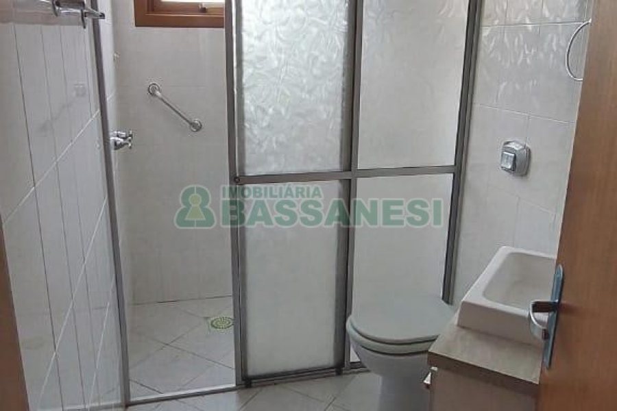 Apto Mobiliado com 93m², 3 dormitórios, 1 vaga, no bairro São Pelegrino em Caxias do Sul para Comprar