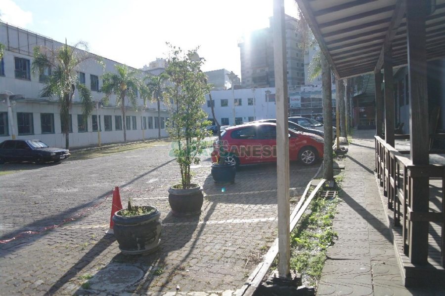 Loja com 360m², no bairro São Pelegrino em Caxias do Sul para Alugar