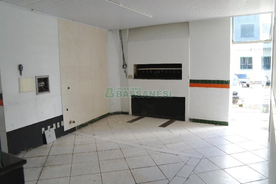 Loja com 360m², no bairro São Pelegrino em Caxias do Sul para Alugar