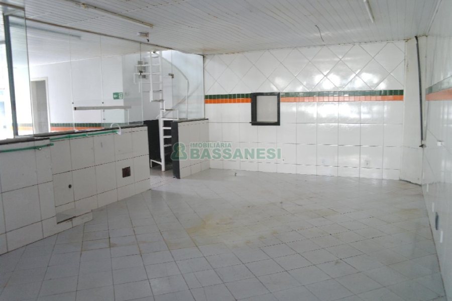 Loja com 360m², no bairro São Pelegrino em Caxias do Sul para Alugar