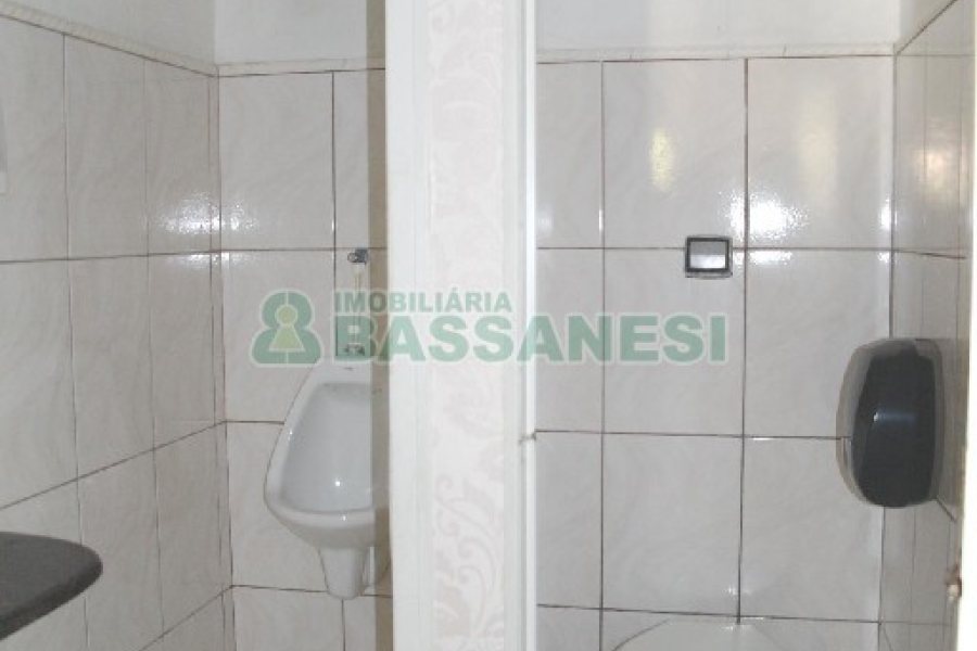 Loja com 360m², no bairro São Pelegrino em Caxias do Sul para Alugar