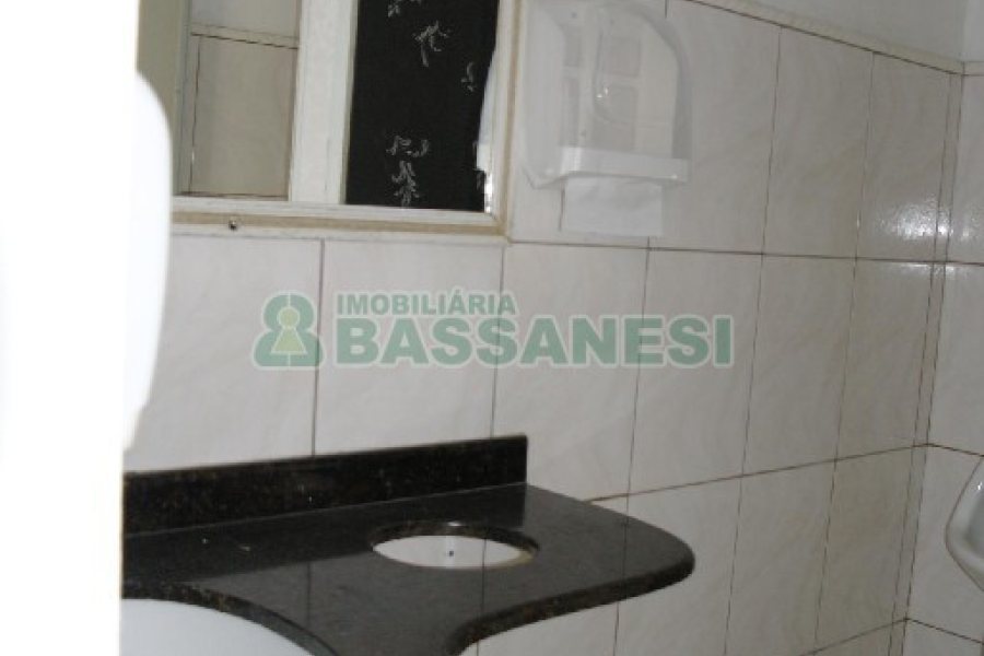 Loja com 360m², no bairro São Pelegrino em Caxias do Sul para Alugar