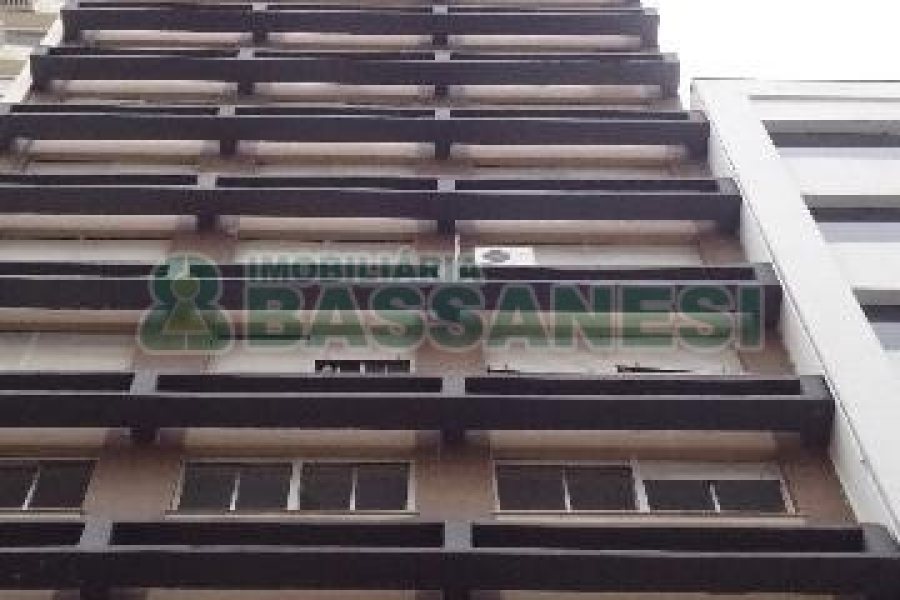 Sala com 30m², no bairro Centro em Caxias do Sul para Alugar