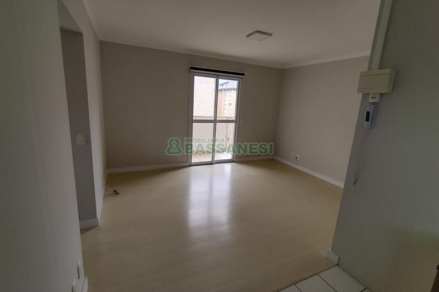 Apartamento com 66m², 2 dormitórios, 2 vagas, no bairro Interlagos em Caxias do Sul para Alugar