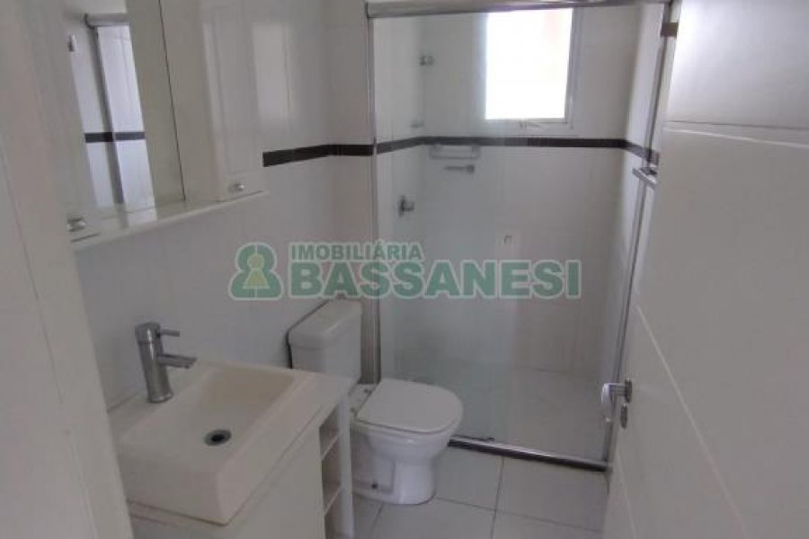 Apartamento com 66m², 2 dormitórios, 2 vagas, no bairro Interlagos em Caxias do Sul para Alugar