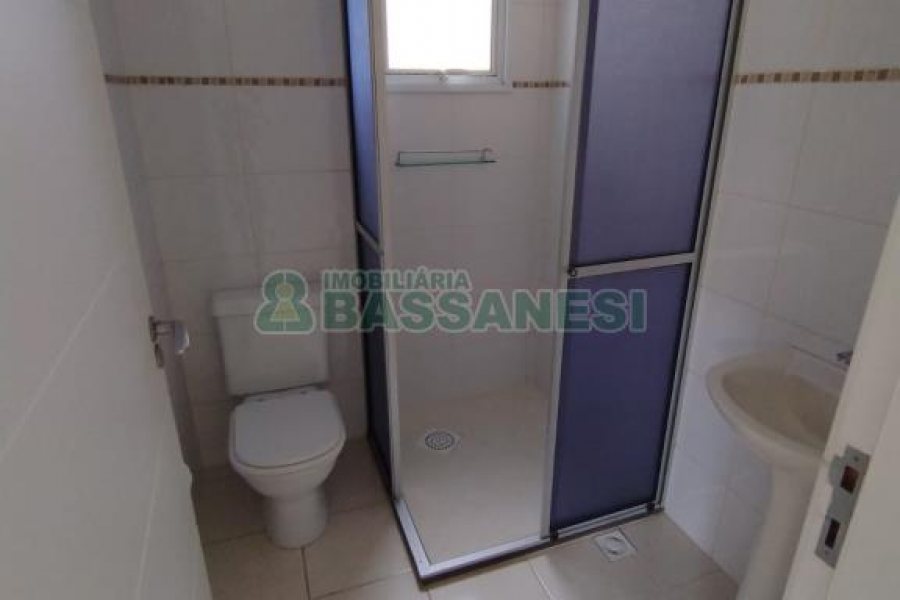 Apartamento com 66m², 2 dormitórios, 2 vagas, no bairro Interlagos em Caxias do Sul para Alugar