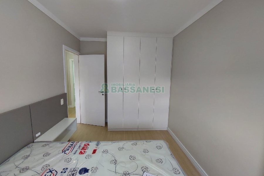 Apto Mobiliado com 95m², 3 dormitórios, 2 vagas, no bairro Cinqüentenário em Caxias do Sul para Comprar