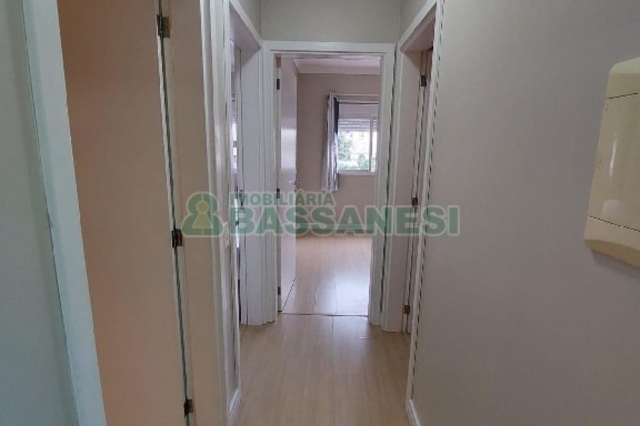 Apto Mobiliado com 95m², 3 dormitórios, 2 vagas, no bairro Cinqüentenário em Caxias do Sul para Comprar