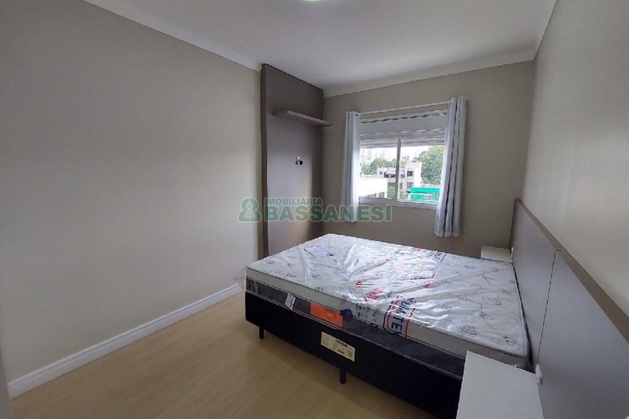 Apto Mobiliado com 95m², 3 dormitórios, 2 vagas, no bairro Cinqüentenário em Caxias do Sul para Comprar