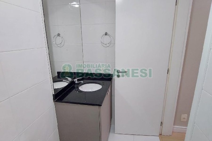 Apto Mobiliado com 95m², 3 dormitórios, 2 vagas, no bairro Cinqüentenário em Caxias do Sul para Comprar