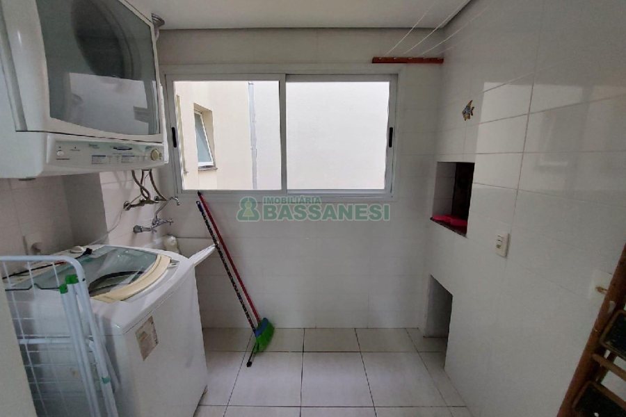 Apto Mobiliado com 95m², 3 dormitórios, 2 vagas, no bairro Cinqüentenário em Caxias do Sul para Comprar