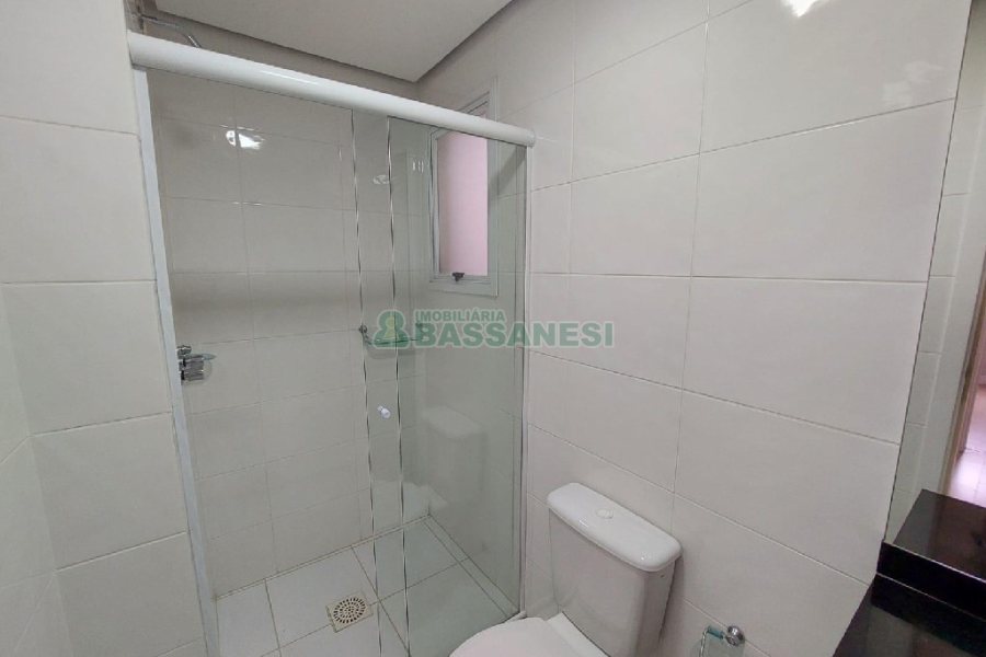 Apto Mobiliado com 95m², 3 dormitórios, 2 vagas, no bairro Cinqüentenário em Caxias do Sul para Comprar