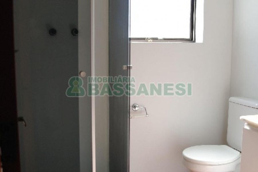 Apartamento com 98m², 2 dormitórios, 1 vaga, no bairro Lourdes em Caxias do Sul para Alugar