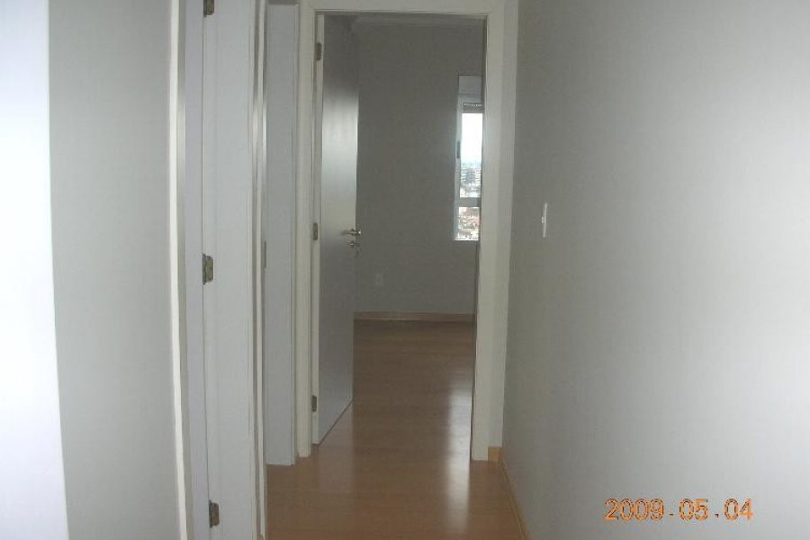 Apartamento com 95m², 3 dormitórios, 2 vagas, no bairro Rio Branco em Caxias do Sul para Alugar