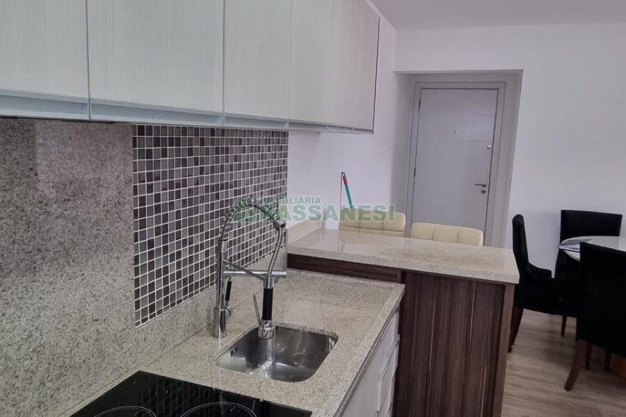 Apto Mobiliado com 61m², 2 dormitórios, 2 vagas, no bairro Panazzolo em Caxias do Sul para Comprar