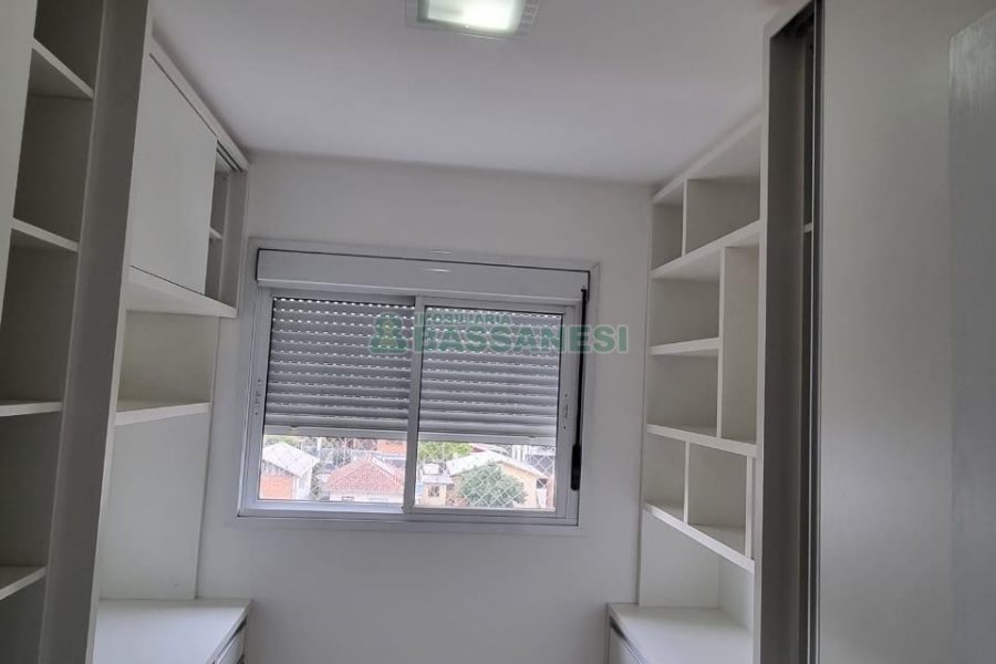 Apto Mobiliado com 61m², 2 dormitórios, 2 vagas, no bairro Panazzolo em Caxias do Sul para Comprar