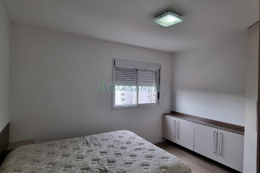 Apto Mobiliado com 61m², 2 dormitórios, 2 vagas, no bairro Panazzolo em Caxias do Sul para Comprar